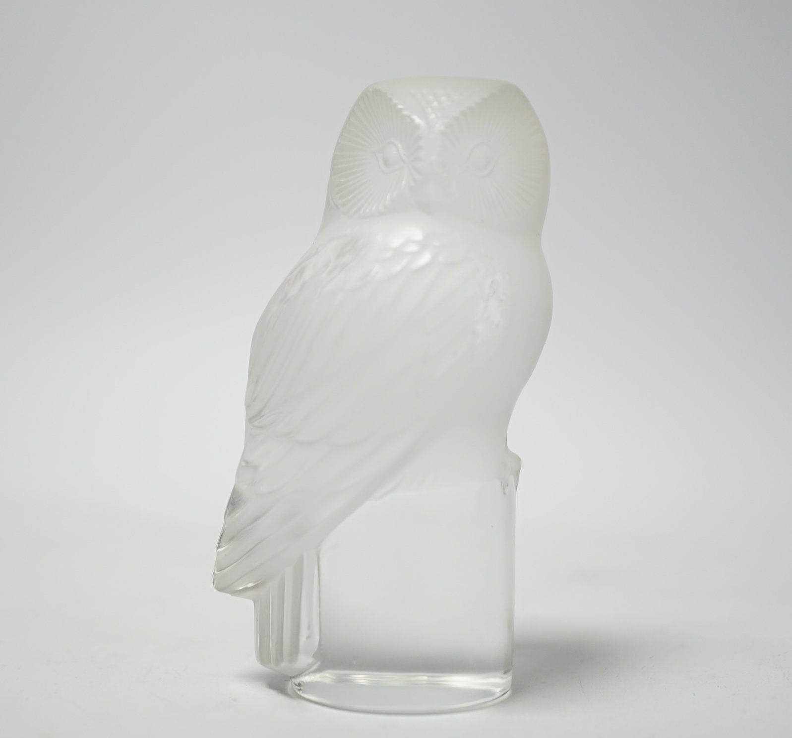 A modern Lalique glass owl, 9cm